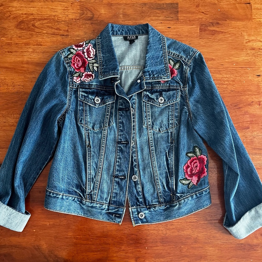 Jean jacket from ‘Ana’. Embroidered with red/pink flowers and green leafs.
